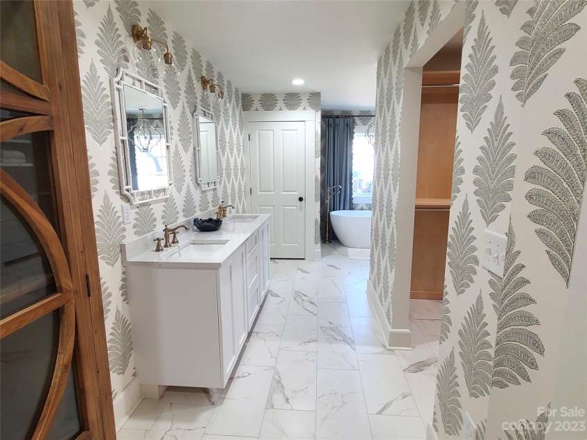 902 Ashe Avenue, Newton, NC 28658.  MLS# CAR4103600, YatesRealty ID 562. 