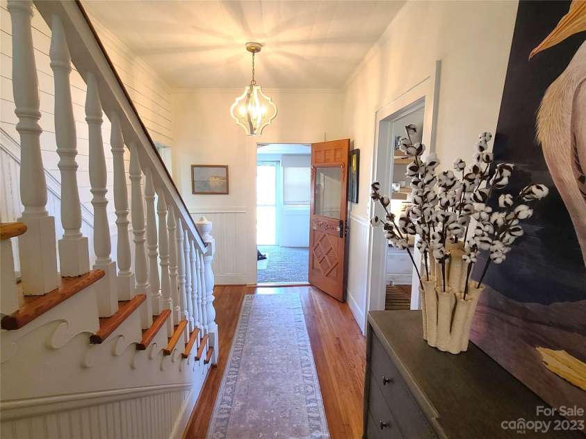 902 Ashe Avenue, Newton, NC 28658.  MLS# CAR4103600, YatesRealty ID 562. 