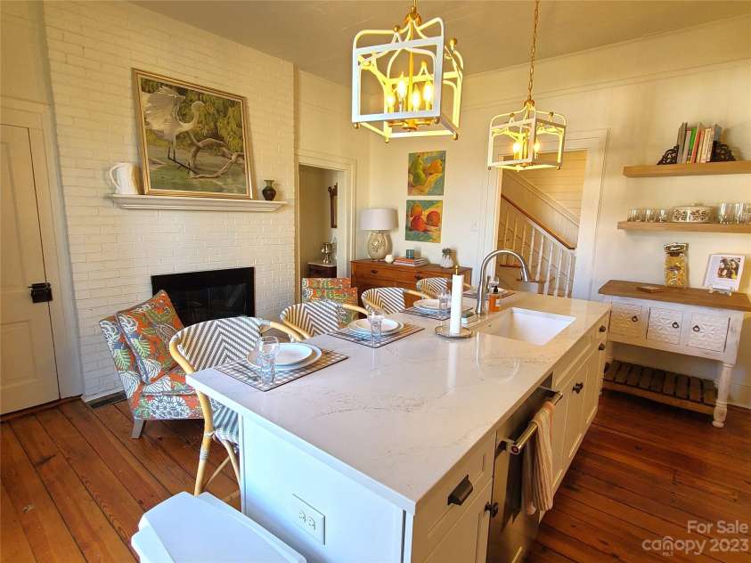 902 Ashe Avenue, Newton, NC 28658.  MLS# CAR4103600, YatesRealty ID 562. 