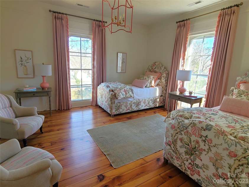 902 Ashe Avenue, Newton, NC 28658.  MLS# CAR4103600, YatesRealty ID 562. 