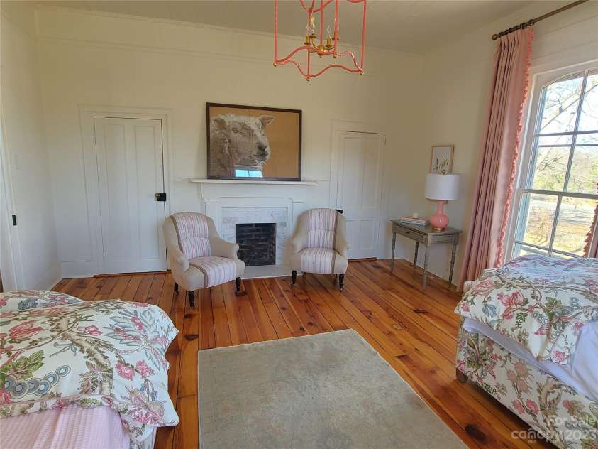 902 Ashe Avenue, Newton, NC 28658.  MLS# CAR4103600, YatesRealty ID 562. 