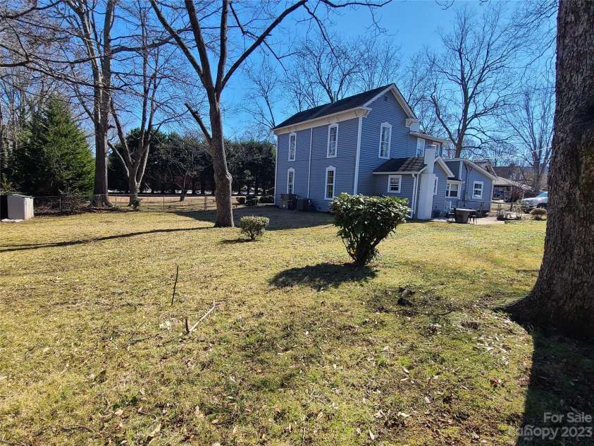 902 Ashe Avenue, Newton, NC 28658.  MLS# CAR4103600, YatesRealty ID 562. 