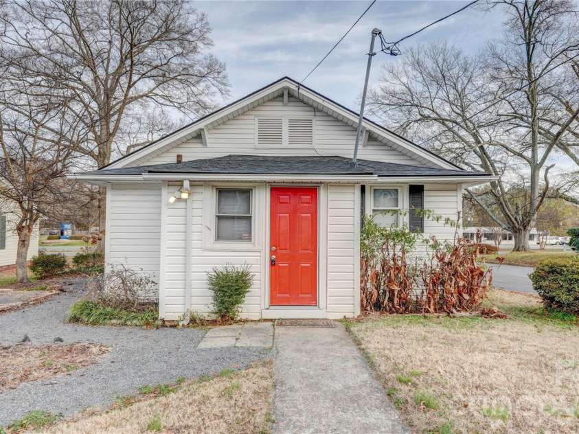 1001 Cannon Boulevard, Kannapolis, NC 28083.  MLS# CAR4326796, YatesRealty ID 5620. 