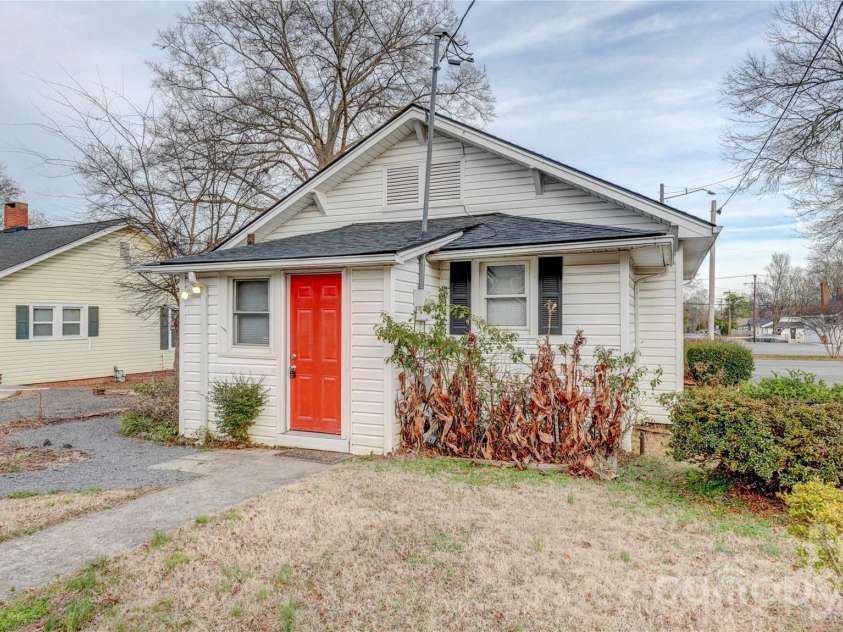 1001 Cannon Boulevard, Kannapolis, NC 28083.  MLS# CAR4326796, YatesRealty ID 5620. 