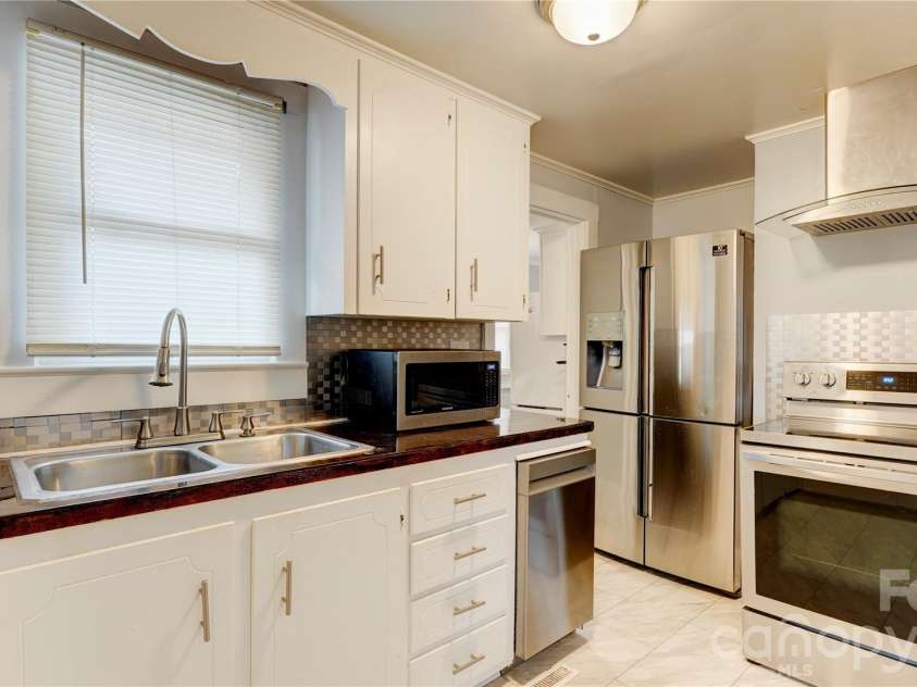 1001 Cannon Boulevard, Kannapolis, NC 28083.  MLS# CAR4326796, YatesRealty ID 5620. 