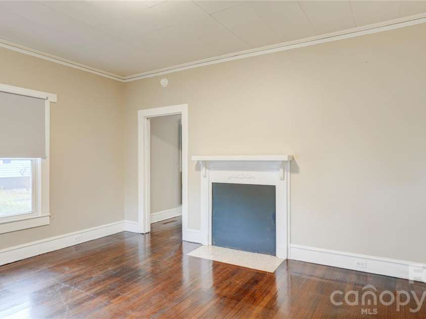 1001 Cannon Boulevard, Kannapolis, NC 28083.  MLS# CAR4326796, YatesRealty ID 5620. Spacious Living Room