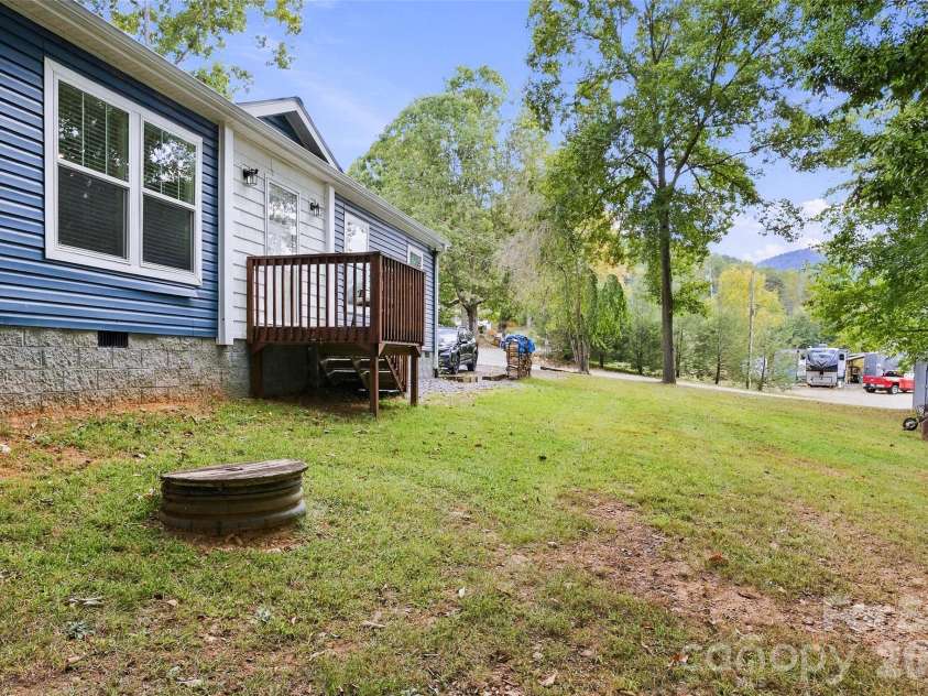 203 Beaverdam Loop Road, Candler, NC 28715.  MLS# CAR4429811, YatesRealty ID 56200. 