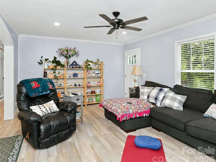 203 Beaverdam Loop Road, Candler, NC 28715.  MLS# CAR4429811, YatesRealty ID 56200. 