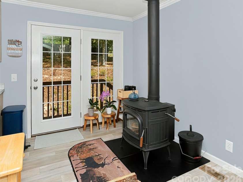 203 Beaverdam Loop Road, Candler, NC 28715.  MLS# CAR4429811, YatesRealty ID 56200. 