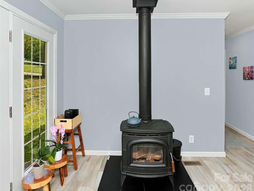 203 Beaverdam Loop Road, Candler, NC 28715.  MLS# CAR4429811, YatesRealty ID 56200. 