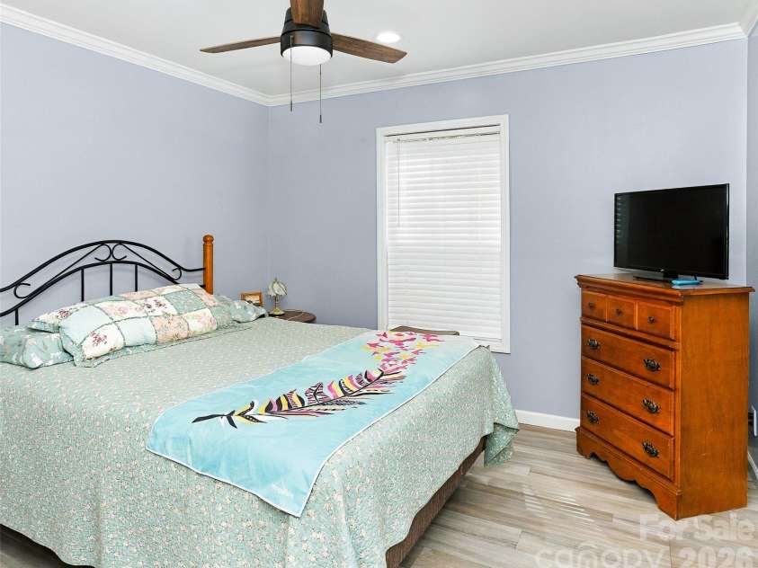 203 Beaverdam Loop Road, Candler, NC 28715.  MLS# CAR4429811, YatesRealty ID 56200. 