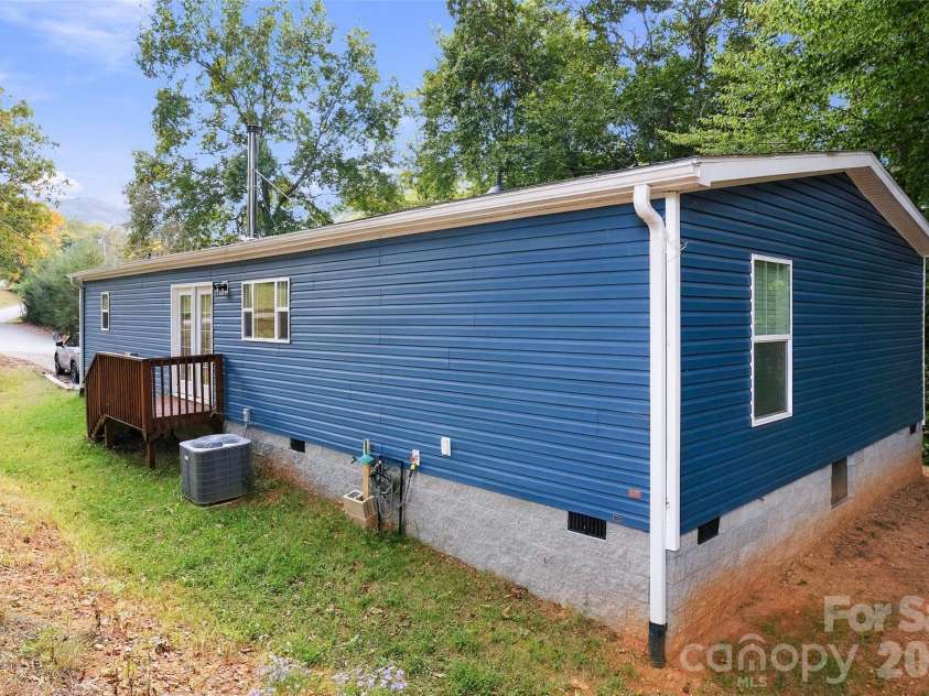 203 Beaverdam Loop Road, Candler, NC 28715.  MLS# CAR4429811, YatesRealty ID 56200. 