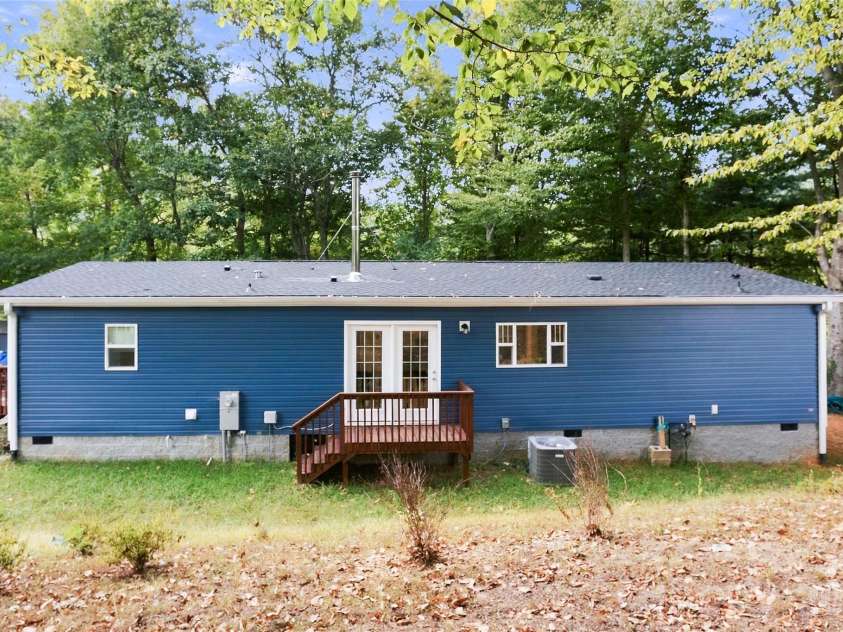 203 Beaverdam Loop Road, Candler, NC 28715.  MLS# CAR4429811, YatesRealty ID 56200. 