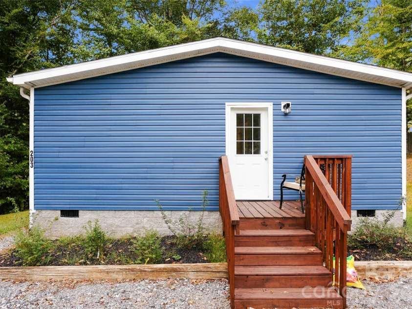 203 Beaverdam Loop Road, Candler, NC 28715.  MLS# CAR4429811, YatesRealty ID 56200. 