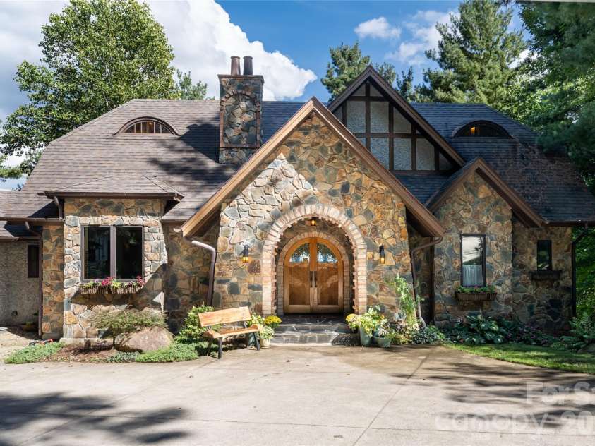 342 Doubletop Lane, Candler, NC 28715.  MLS# CAR4432482, YatesRealty ID 56204. 