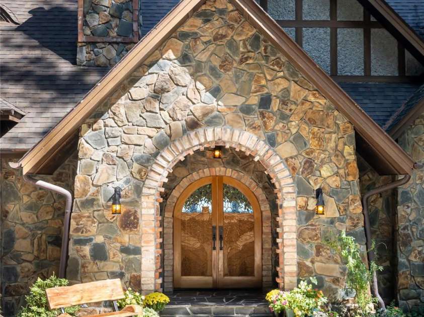 342 Doubletop Lane, Candler, NC 28715.  MLS# CAR4432482, YatesRealty ID 56204. 