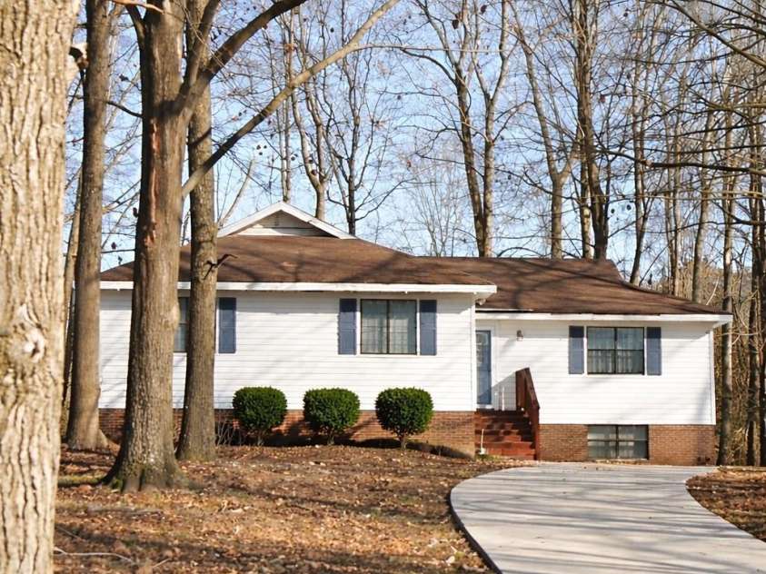 1730 Woodvalley Drive, Charlotte, NC 28216.  MLS# CAR4329890, YatesRealty ID 56205. 