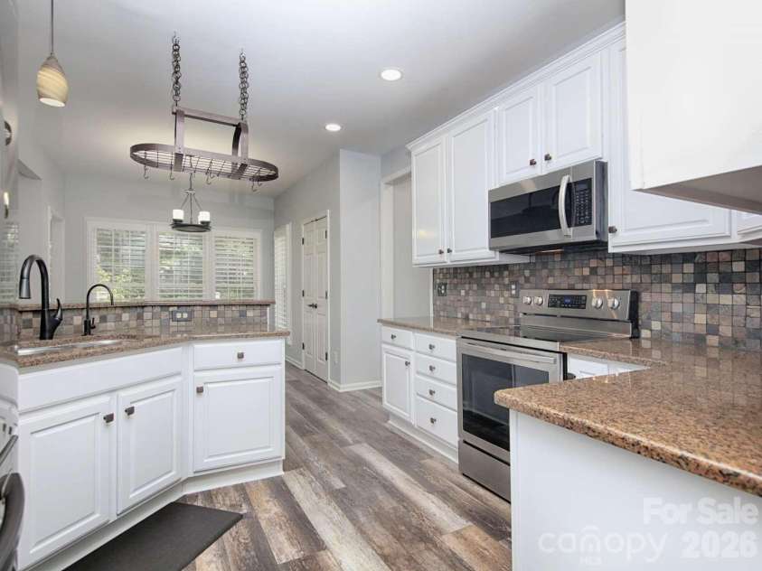 166 Laurel Glen Drive, Mooresville, NC 28115.  MLS# CAR4433750, YatesRealty ID 56206. 