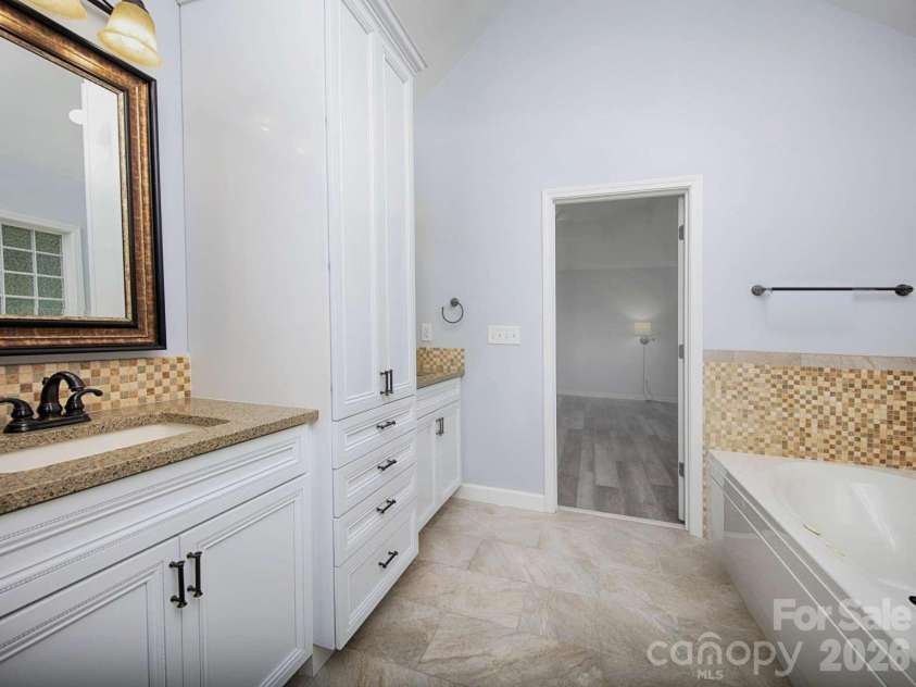 166 Laurel Glen Drive, Mooresville, NC 28115.  MLS# CAR4433750, YatesRealty ID 56206. 