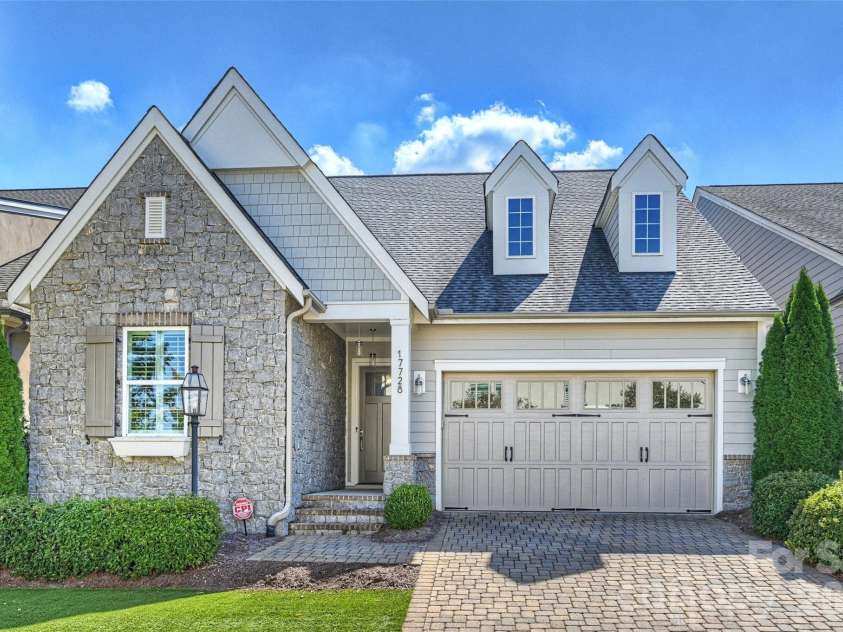 17728 Jetton Green Loop, Cornelius, NC 28031.  MLS# CAR4431727, YatesRealty ID 56207. 