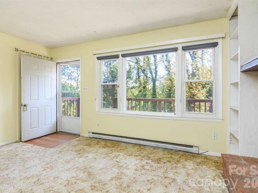 86 Johnston Boulevard, Asheville, NC 28806.  MLS# CAR4430005, YatesRealty ID 56208. 