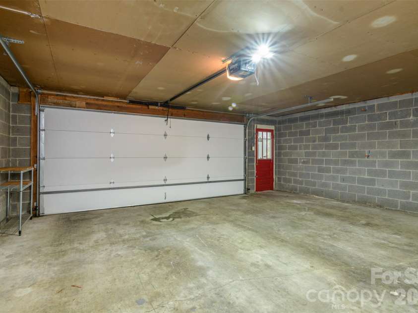 86 Johnston Boulevard, Asheville, NC 28806.  MLS# CAR4430005, YatesRealty ID 56208. 