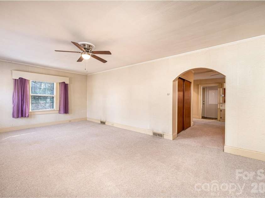 538 Salisbury Road, Statesville, NC 28677.  MLS# CAR4324440, YatesRealty ID 5621. 