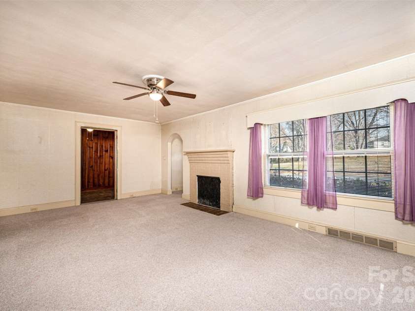 538 Salisbury Road, Statesville, NC 28677.  MLS# CAR4324440, YatesRealty ID 5621. 