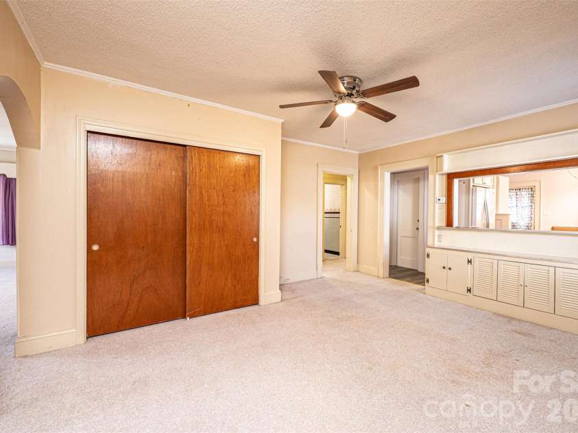 538 Salisbury Road, Statesville, NC 28677.  MLS# CAR4324440, YatesRealty ID 5621. 