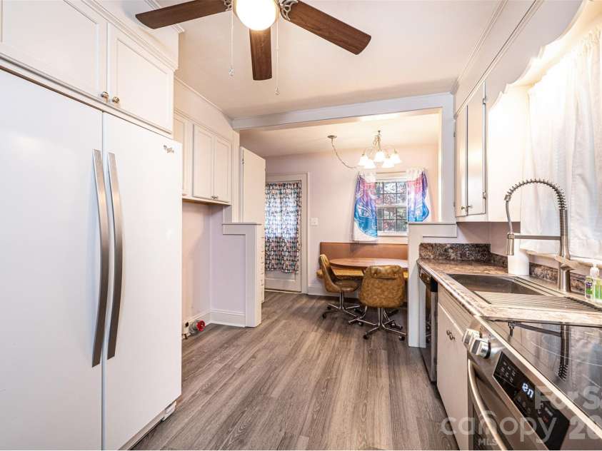 538 Salisbury Road, Statesville, NC 28677.  MLS# CAR4324440, YatesRealty ID 5621. 