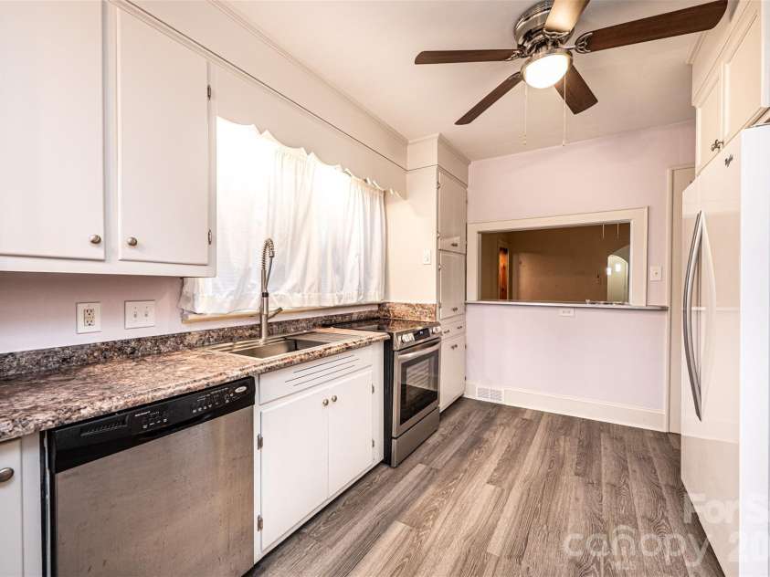 538 Salisbury Road, Statesville, NC 28677.  MLS# CAR4324440, YatesRealty ID 5621. 