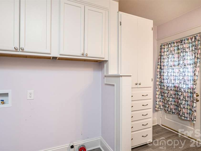 538 Salisbury Road, Statesville, NC 28677.  MLS# CAR4324440, YatesRealty ID 5621. 