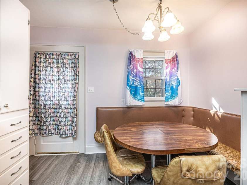 538 Salisbury Road, Statesville, NC 28677.  MLS# CAR4324440, YatesRealty ID 5621. 