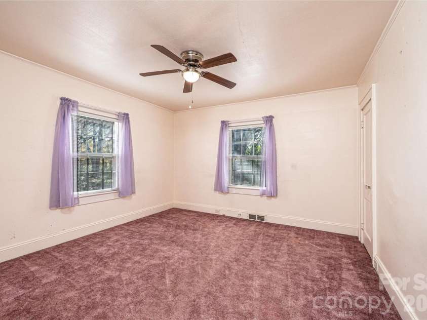 538 Salisbury Road, Statesville, NC 28677.  MLS# CAR4324440, YatesRealty ID 5621. 