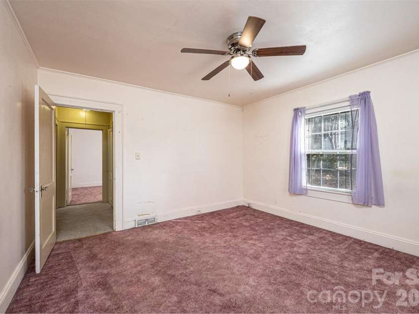 538 Salisbury Road, Statesville, NC 28677.  MLS# CAR4324440, YatesRealty ID 5621. 