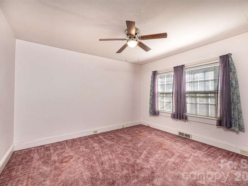 538 Salisbury Road, Statesville, NC 28677.  MLS# CAR4324440, YatesRealty ID 5621. 