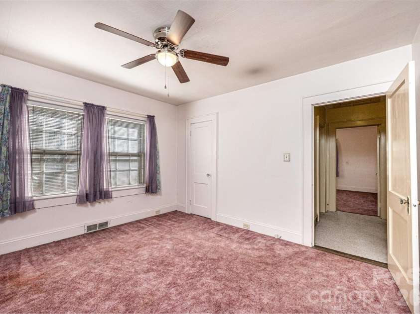 538 Salisbury Road, Statesville, NC 28677.  MLS# CAR4324440, YatesRealty ID 5621. 