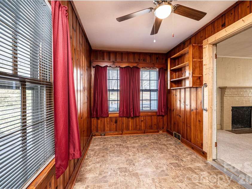 538 Salisbury Road, Statesville, NC 28677.  MLS# CAR4324440, YatesRealty ID 5621. 