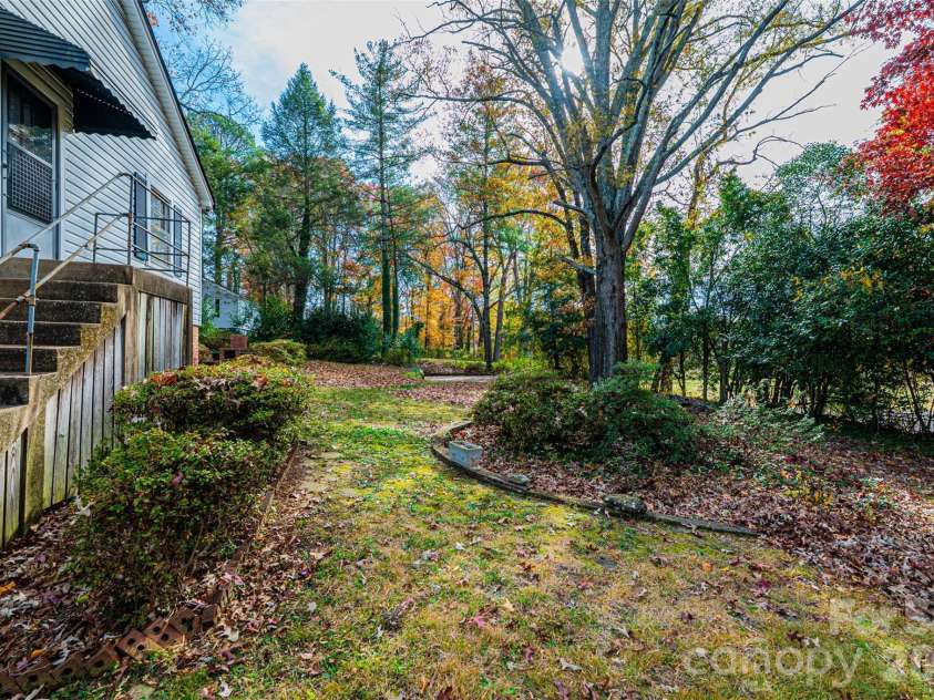 538 Salisbury Road, Statesville, NC 28677.  MLS# CAR4324440, YatesRealty ID 5621. 