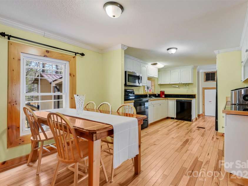 636 Roy Edwards Lane, Mars Hill, NC 28754.  MLS# CAR4241567, YatesRealty ID 5621. 