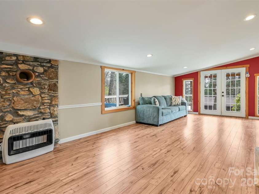 636 Roy Edwards Lane, Mars Hill, NC 28754.  MLS# CAR4241567, YatesRealty ID 5621. 