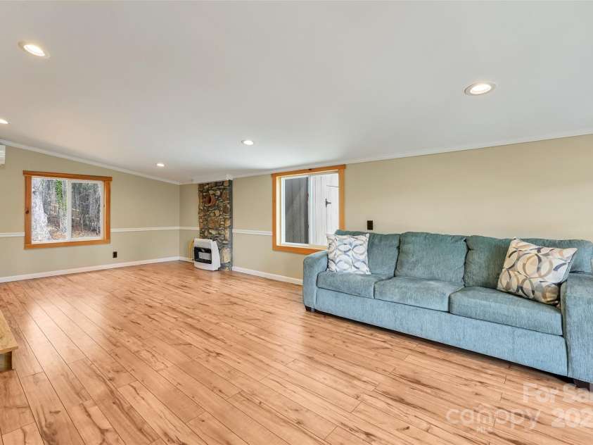 636 Roy Edwards Lane, Mars Hill, NC 28754.  MLS# CAR4241567, YatesRealty ID 5621. 