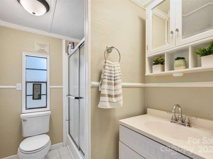 636 Roy Edwards Lane, Mars Hill, NC 28754.  MLS# CAR4241567, YatesRealty ID 5621. 