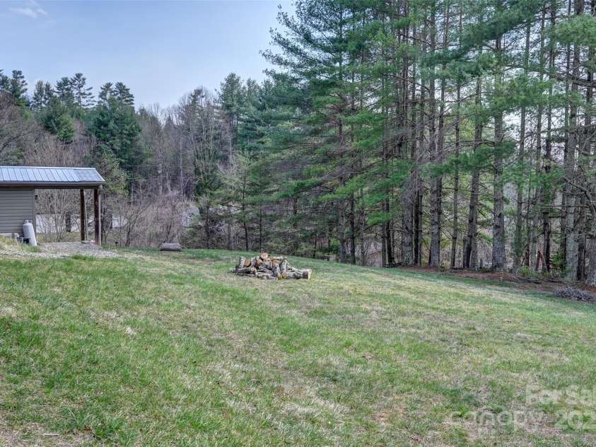 636 Roy Edwards Lane, Mars Hill, NC 28754.  MLS# CAR4241567, YatesRealty ID 5621. 