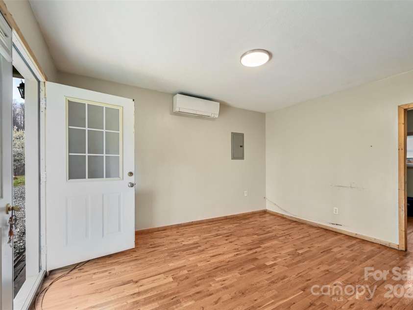 636 Roy Edwards Lane, Mars Hill, NC 28754.  MLS# CAR4241567, YatesRealty ID 5621. Apartment Living