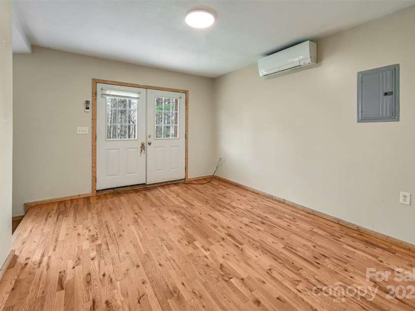 636 Roy Edwards Lane, Mars Hill, NC 28754.  MLS# CAR4241567, YatesRealty ID 5621. Apartment Living