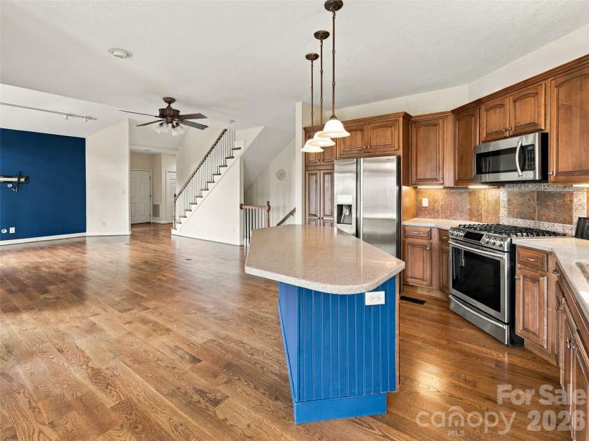 142 Twin Courts Drive, Weaverville, NC 28787.  MLS# CAR4433768, YatesRealty ID 56210. 