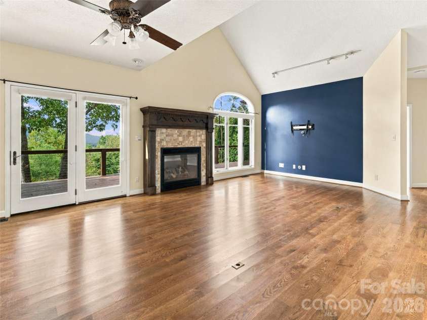 142 Twin Courts Drive, Weaverville, NC 28787.  MLS# CAR4433768, YatesRealty ID 56210. 