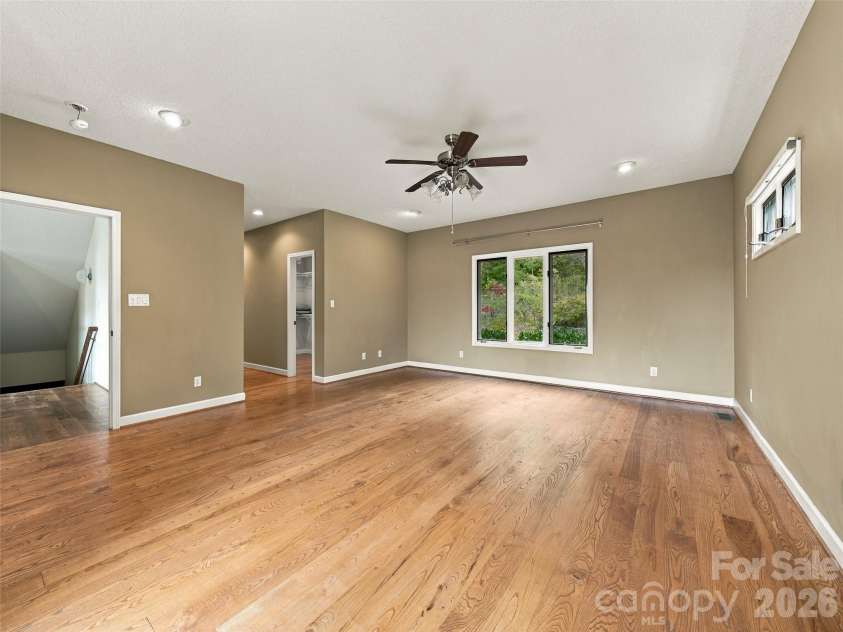 142 Twin Courts Drive, Weaverville, NC 28787.  MLS# CAR4433768, YatesRealty ID 56210. 