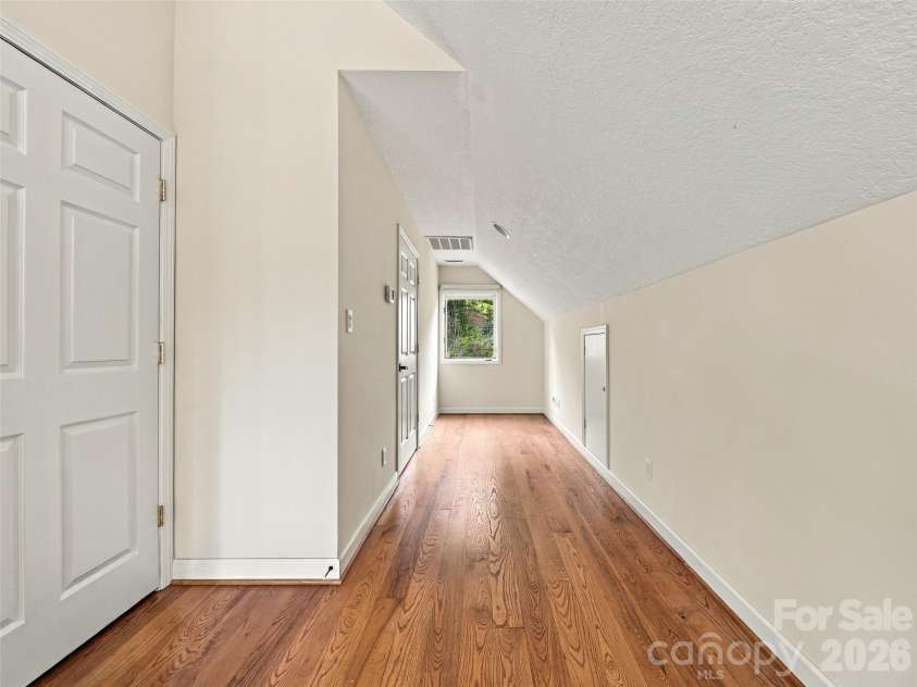 142 Twin Courts Drive, Weaverville, NC 28787.  MLS# CAR4433768, YatesRealty ID 56210. 